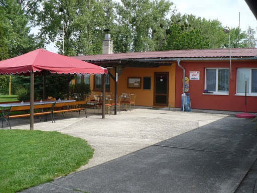 Bufet v areálu loděnice